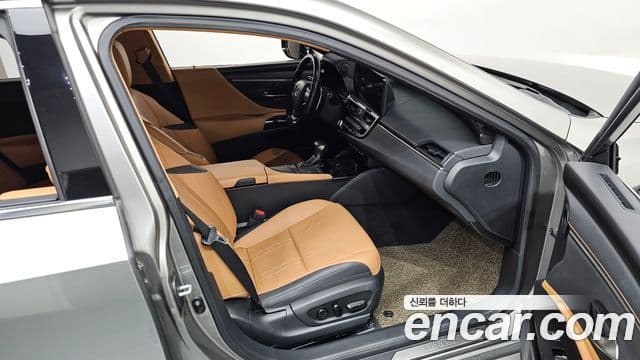 Lexus ES300h 7세대 Luxury Plus, 2022 11