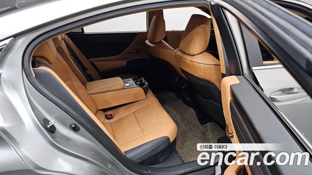 Lexus ES300h 7세대 Luxury Plus, 2022 12