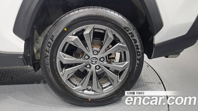 Toyota RAV4 5세대 2.5 4WD гибрид LTD, 2023 все фото
