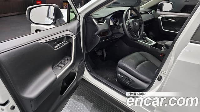 Toyota RAV4 5세대 2.5 4WD гибрид LTD, 2023 11