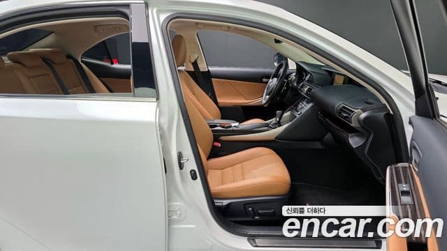 Lexus New IS300 Supreme, 2019 10