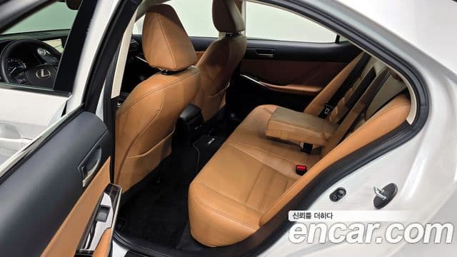 Lexus New IS300 Supreme, 2019 12