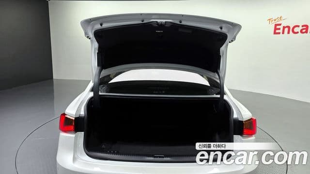 Lexus New IS300 Supreme, 2019 20