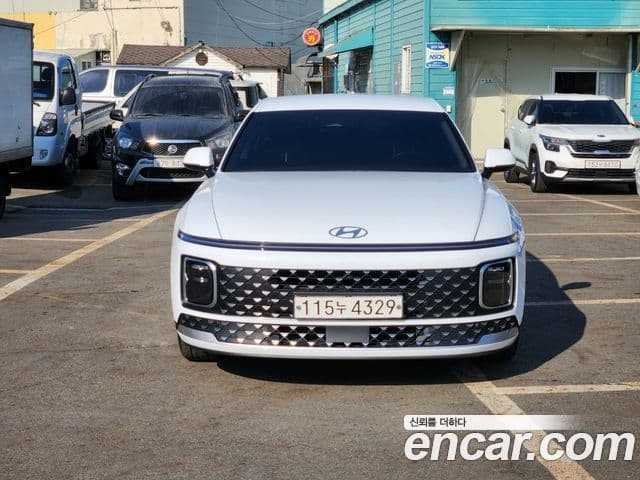 Hyundai Grandeur (GN7) люксовая версия, 2023 3