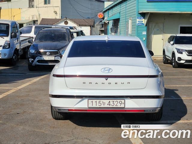 Hyundai Grandeur (GN7) люксовая версия, 2023 4