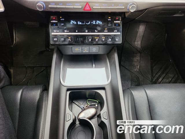 Hyundai Grandeur (GN7) люксовая версия, 2023 16