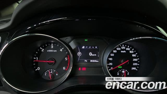 Kia All New Carnival VIP, 2016 8