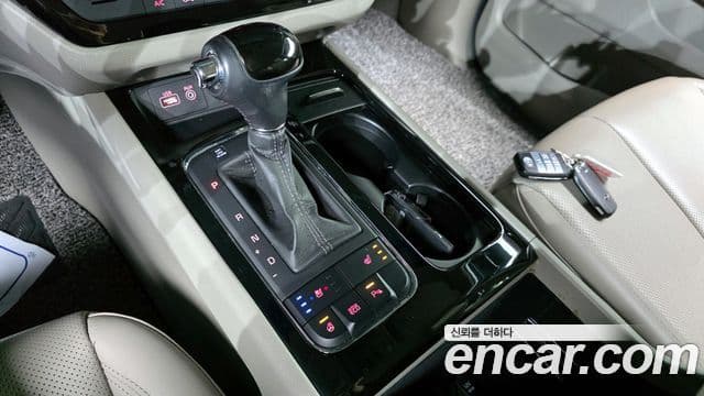 Kia All New Carnival VIP, 2016 9