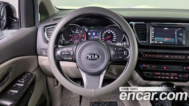 Kia All New Carnival VIP, 2016 13