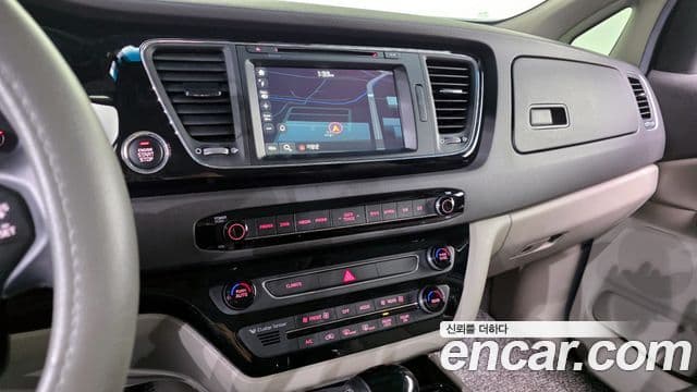 Kia All New Carnival VIP, 2016 14