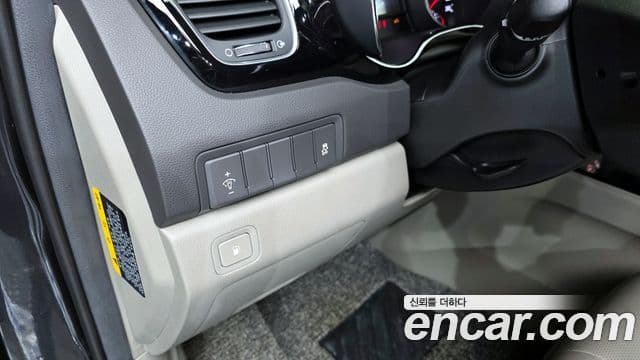 Kia All New Carnival VIP, 2016 16