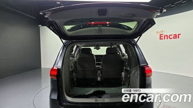 Kia All New Carnival VIP, 2016 20