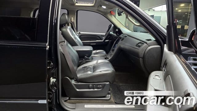 Cadillac Escalade 3세대, 2008 10