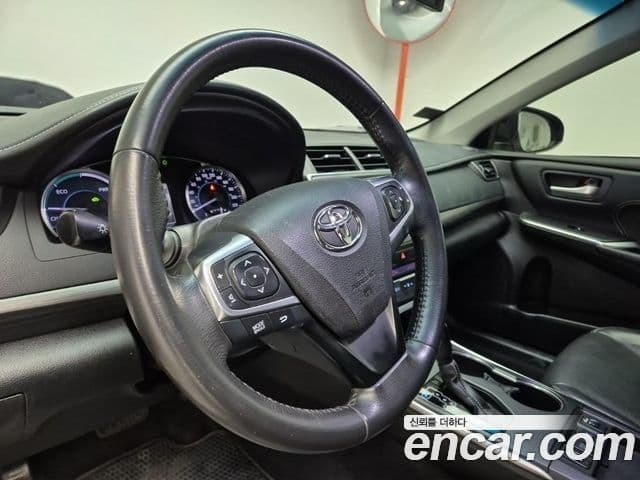 Toyota New 캠리 гибрид XLE, 2017 9