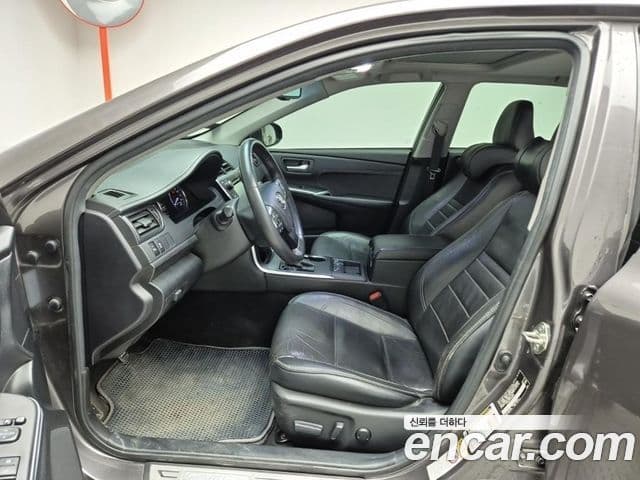 Toyota New 캠리 гибрид XLE, 2017 11