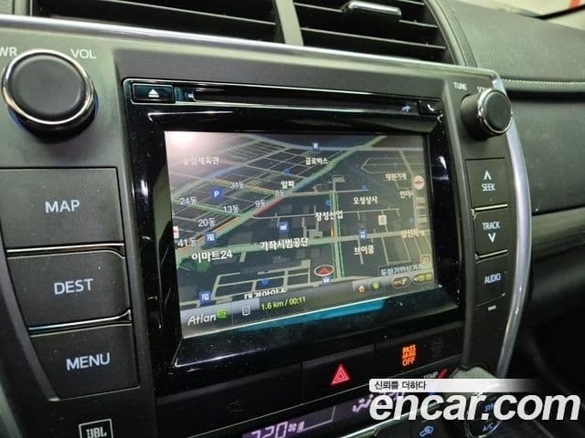 Toyota New 캠리 гибрид XLE, 2017 14