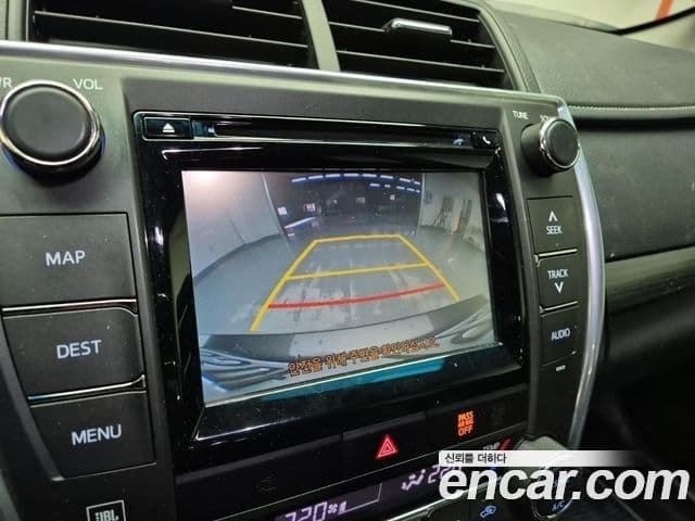 Toyota New 캠리 гибрид XLE, 2017 15