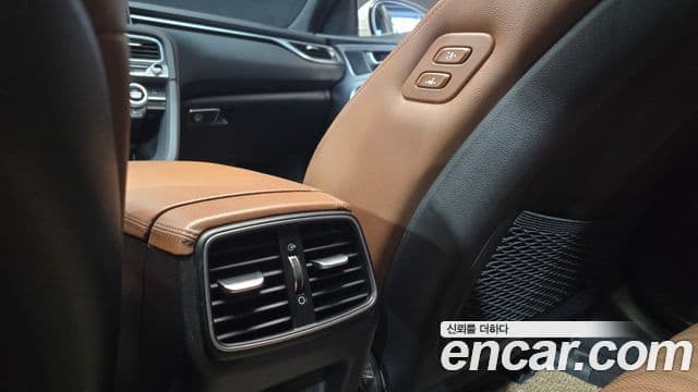 Genesis G70 Elite, 2020 18