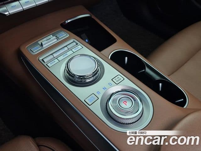 Genesis GV70, 2022 8