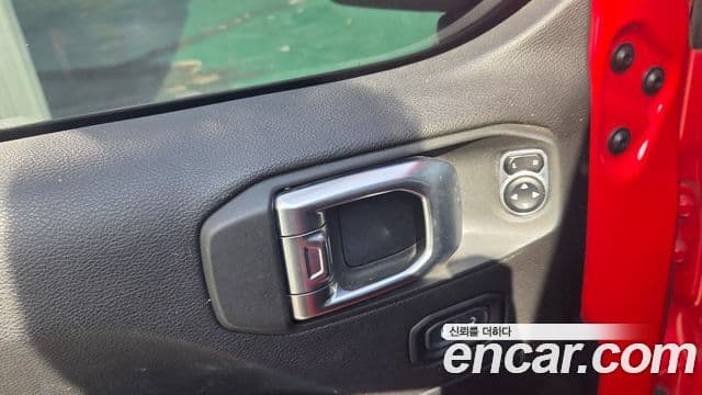 Jeep Wrangler (JL) 2.0 Overland 4도어, 2019 19