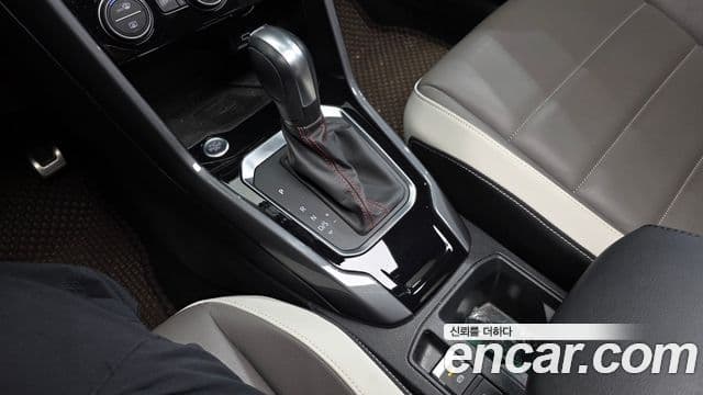 Volkswagen T-Roc Premium, 2022 9