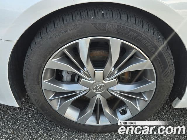 Hyundai LF Sonata Special, 2016 4