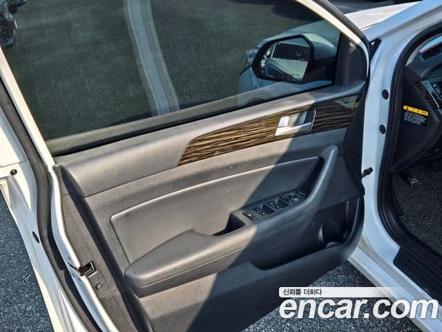 Hyundai LF Sonata Special, 2016 8