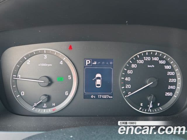 Hyundai LF Sonata Special, 2016 10