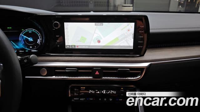 Kia K5 гибрид 3세대 Signature, 2023 18