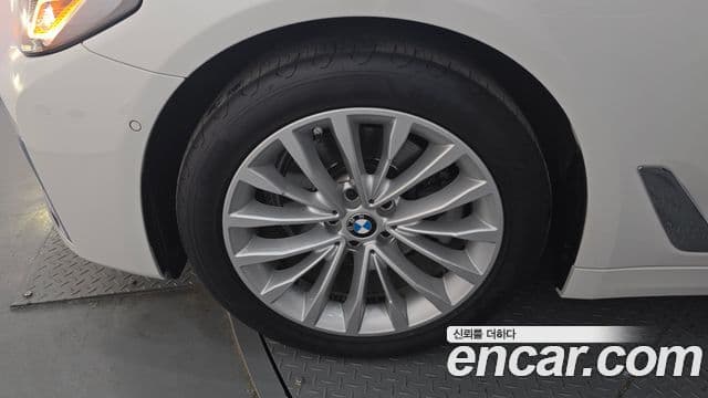 BMW 5시리즈 (G30) Luxury, 2022 все фото