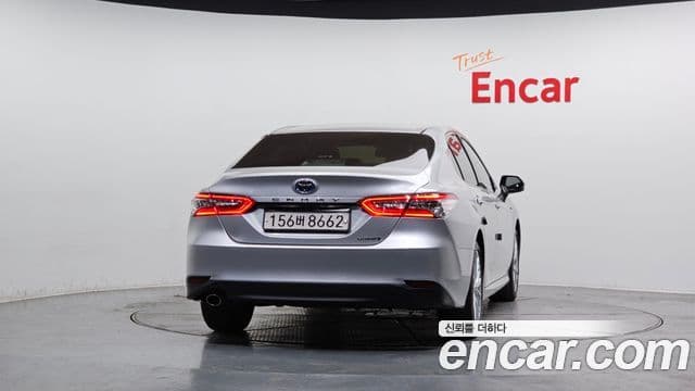 Toyota 캠리 (XV70) 2.5 XLE гибрид, 2021 4