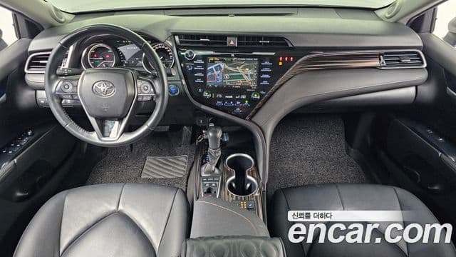 Toyota 캠리 (XV70) 2.5 XLE гибрид, 2021 7