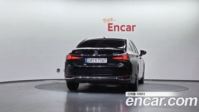 Lexus ES300h 7세대 Executive, 2025 4