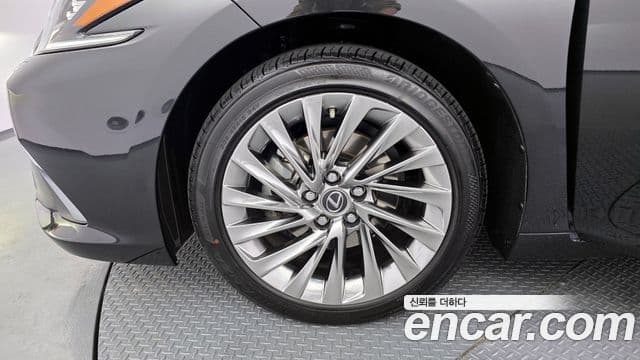 Lexus ES300h 7세대 Executive, 2025 все фото