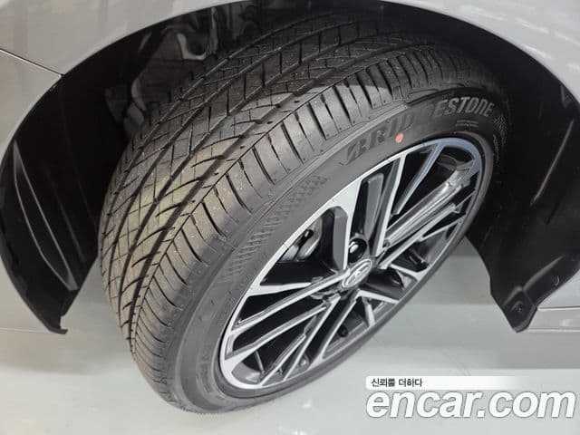 Toyota 캠리 (XV80) 2.5 XLE Premium гибрид, 2025 все фото