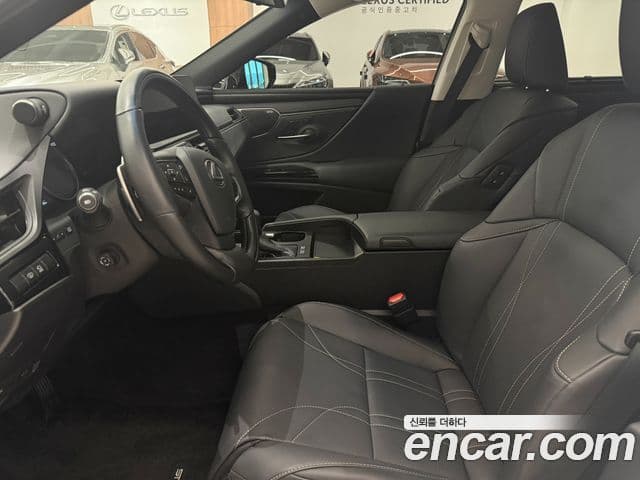 Lexus ES300h 7세대 Executive, 2026 12