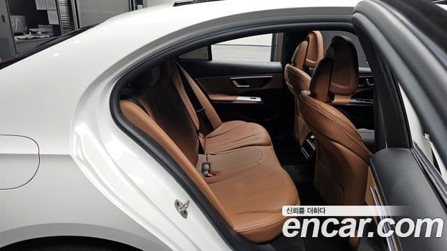 Mercedes-Benz E-класс W214 Avantgarde, 2025 11