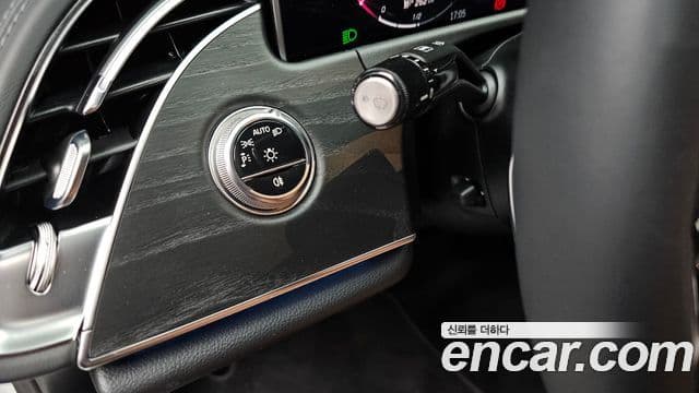 Mercedes-Benz E-класс W214 Avantgarde, 2025 17