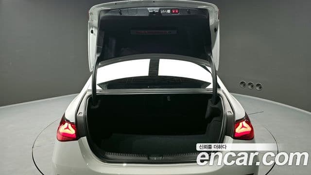 Mercedes-Benz E-класс W214 Avantgarde, 2025 20