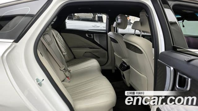 Kia K8 гибрид Signature, 2023 12