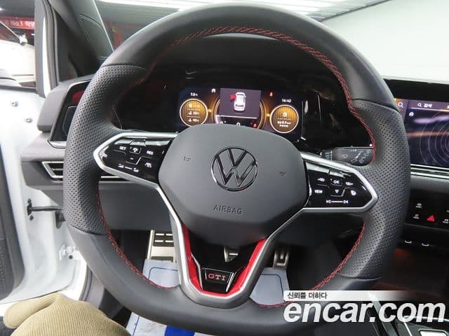 Volkswagen Гольф 8세대 2.0 GTI, 2024 8