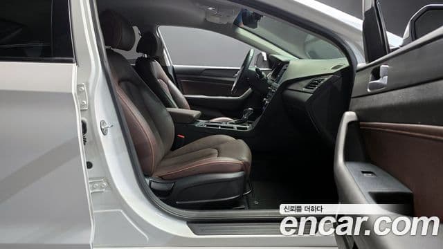 Hyundai LF Sonata 2.0 Care Plus, 2017 10