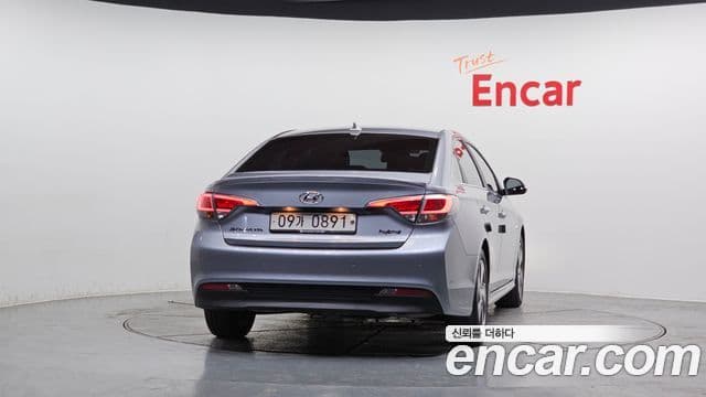 Hyundai LF Sonata гибрид Premium Special, 2017 4