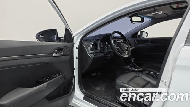 Hyundai Avante AD 1.6 GDI Smart, 2017 10