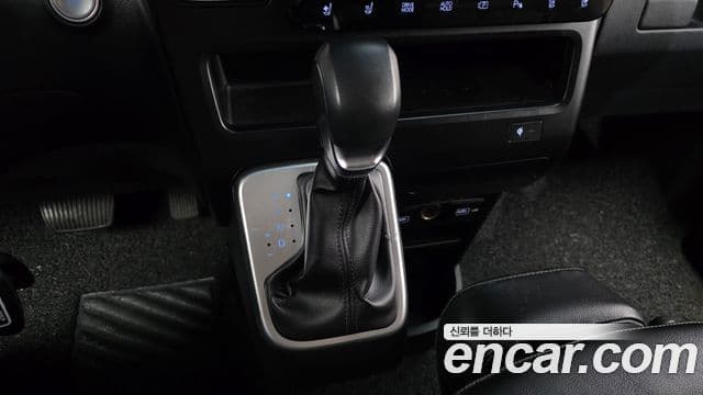 Hyundai Staria Modern, 2022 9