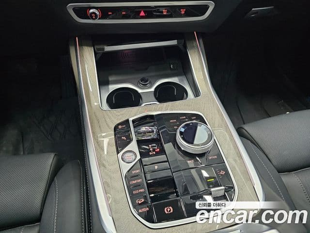 BMW X7 (G07) xDrive 40i Design Pure Excellence 6인승, 2024 9