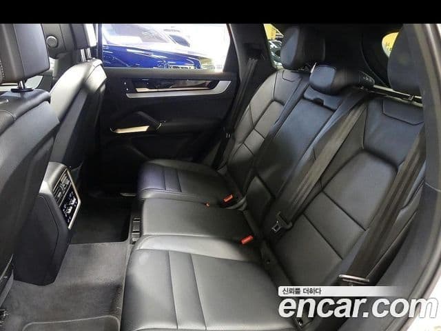 Porsche Cayenne (PO536), 2024 11