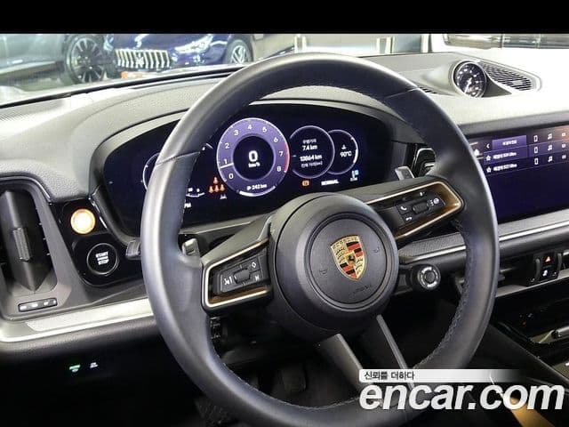 Porsche Cayenne (PO536), 2024 12