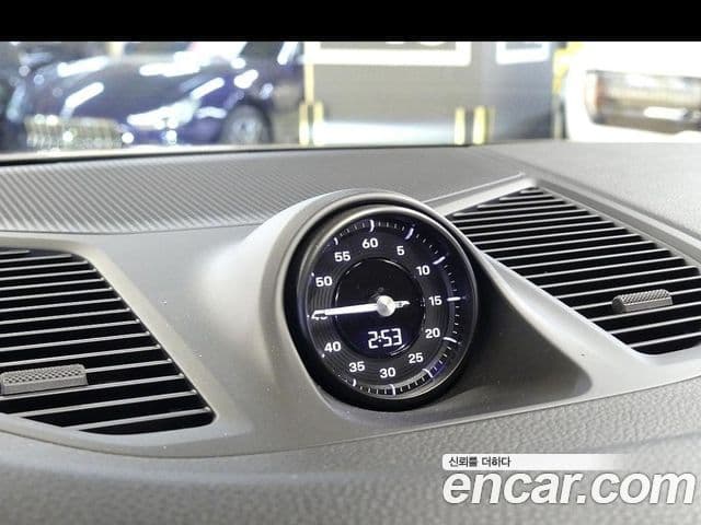 Porsche Cayenne (PO536), 2024 14