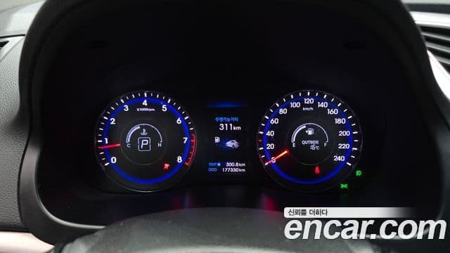 Hyundai i40 살룬 Premium, 2012 8